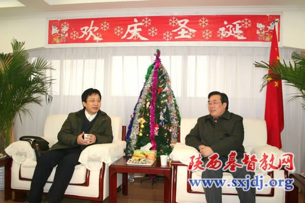 省政协民宗委办公室领导来我会祝贺圣诞佳节(图1)