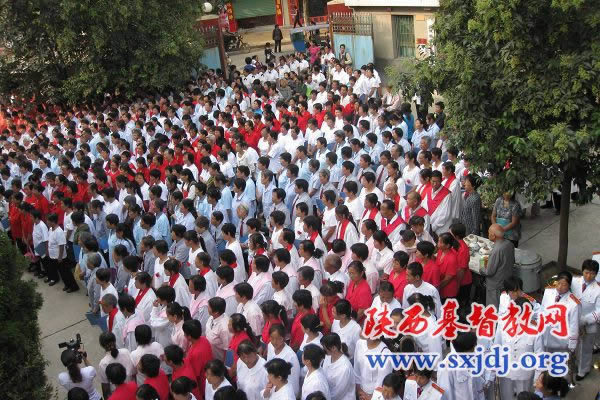 三原县东关基督教会在本堂举行国庆60周年感恩赞美会