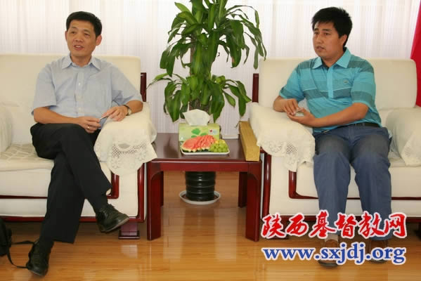 香港信义宗神学院院长访问陕西省基督教两会