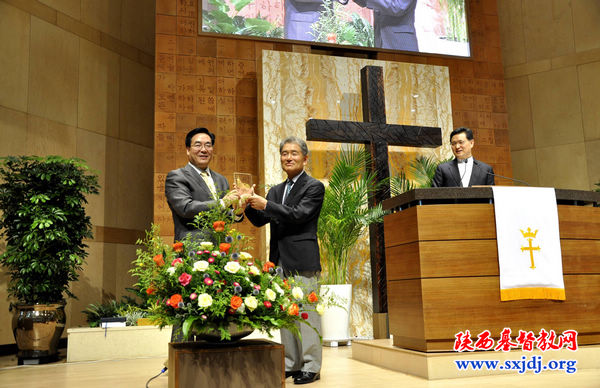 我会主席、会长王俊牧师随中国基督教代表团访问韩国教会(图2)