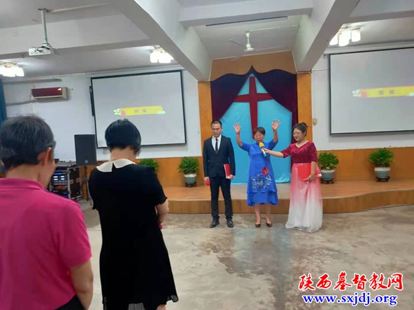陕西圣经学校举办“爱聚中秋”师生联欢晚会(图8)