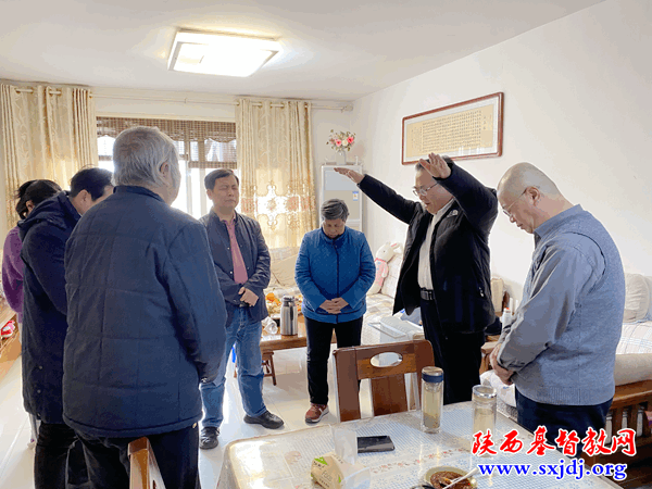 王俊牧师在西安市看望教会同工(图4)