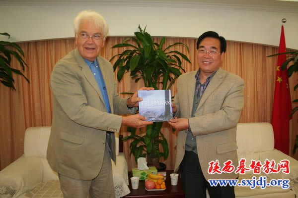 挪威尤约翰牧师一行访问陕西教会(图2)