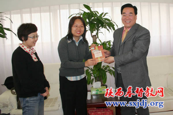 亚太联合圣经公会一行访问省基督教两会