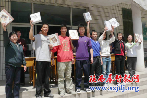 陕西圣经学校举行2010年春季运动会(图3)