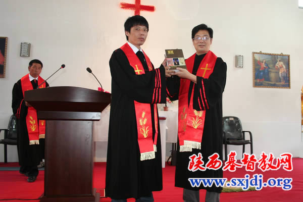 陕西省基督教两会在榆林市按立10位圣职人员(图5)