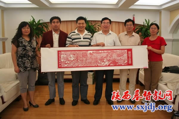 中国基督教协会副总干事单渭祥牧师走访陕西省基督教两会及陕西圣经学校(图2)