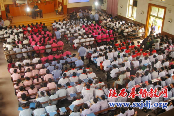 三原县基督教举行2010年感恩赞美会暨庆祝三自爱国运动发起60周年聚会(图2)