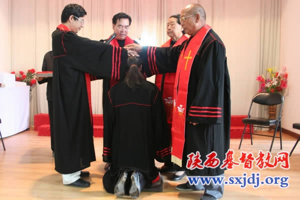 陕西省基督教两会在延安市按立10位圣职人员 　(图3)