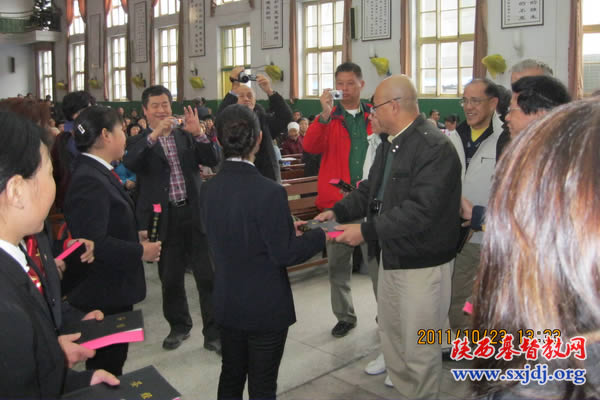 省基督教两会接待新加坡圣经公会一行(图3)