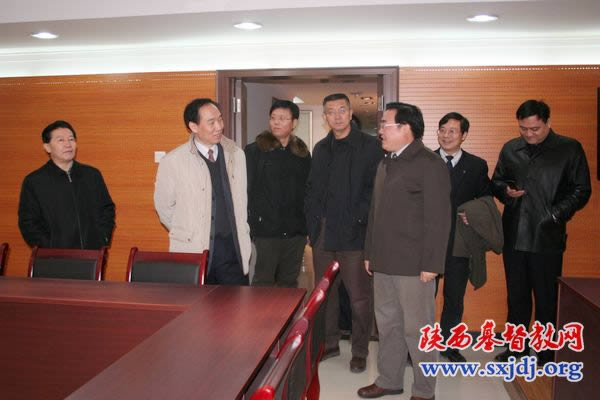 省政协副主席、省委统战部部长周一波一行来我会走访慰问(图3)