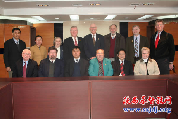 美国联合基督教会教区长代表团一行访问省基督教两会(图3)