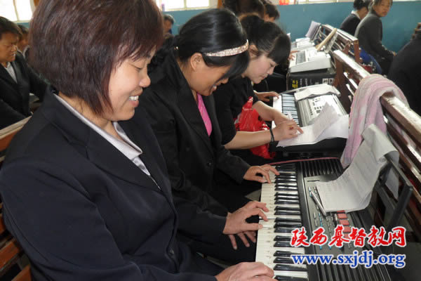 韩城市基督教举办首期钢琴培训班(图2)