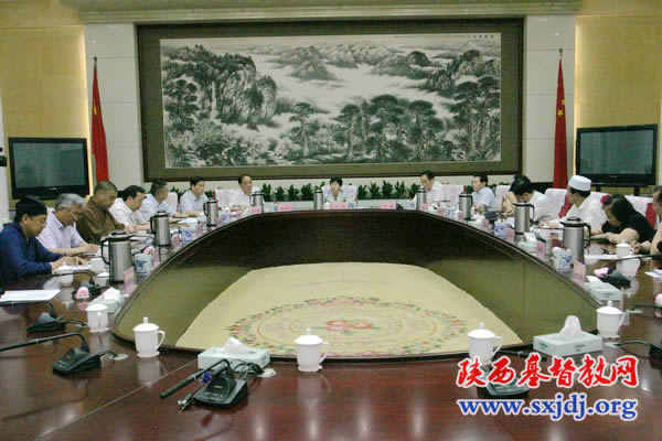 省委副书记王侠关心我省宗教工作(图1)