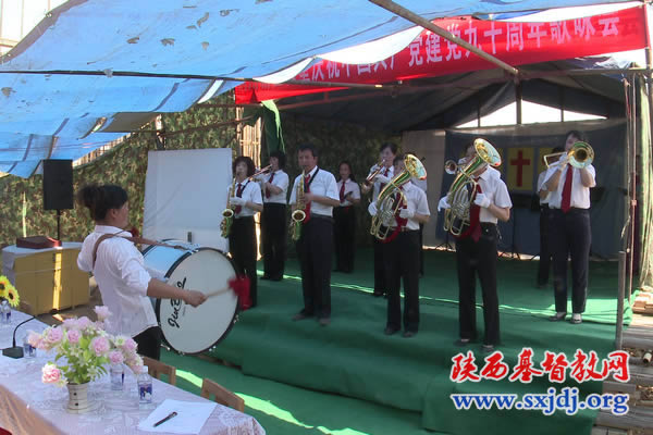铜川市新区基督教堂举行纪念中国共产党建党90周年歌咏会(图3)