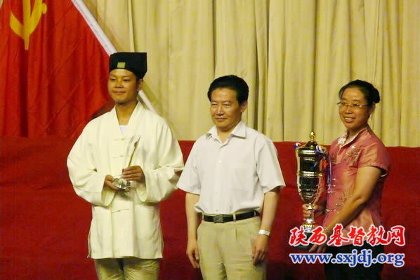 省基督教两会在省民委(宗教局)举行的“纪念建党90周年演唱会”喜获佳绩(图4)