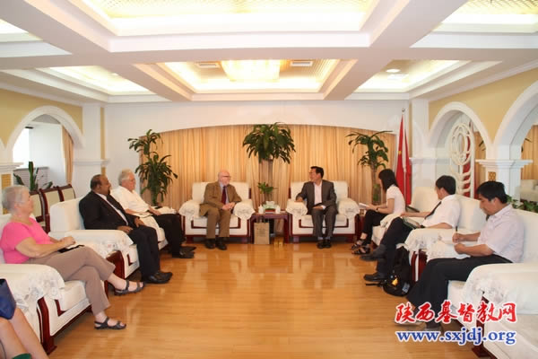 世界福音派联盟代表团访问省基督教两会