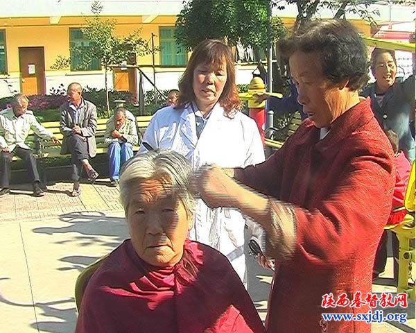 永丰基督教会情系孤寡老人，奉献爱心