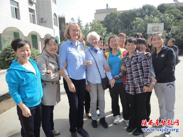 圣经学校接待挪威尤约翰牧师一行(图3)