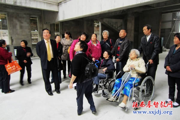 黄吕英玲女士一行访问陕西教会(图2)