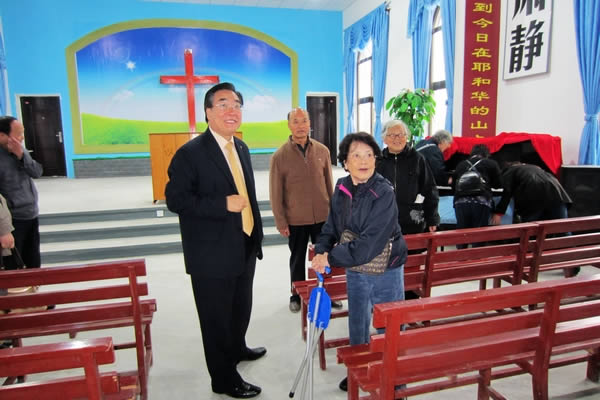 黄吕英玲女士一行访问陕西教会(图4)