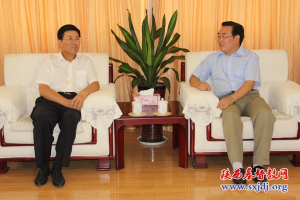 省政协主席马中平走访省基督教两会