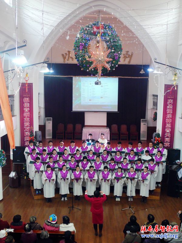 陕西圣经学校举办“耶稣——生命的光”圣诞崇拜汇演(图5)