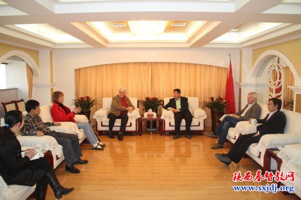 挪威信义会友人尤约翰牧师一行访问省基督教教会