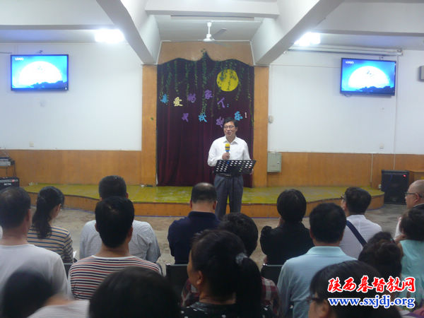 相逢在圣山 月圆在圣校