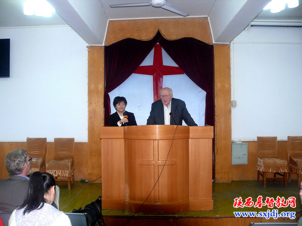 美国福乐神学院前院长毛瑞琪牧师到陕西圣经学校演讲(图1)