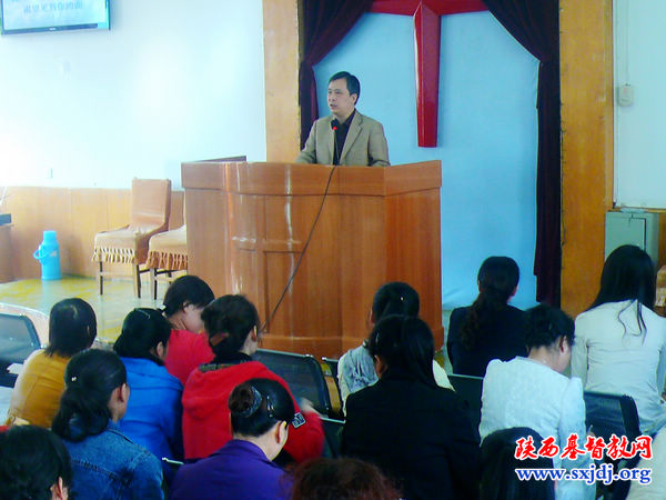 徐晓鸿牧师应邀到陕西圣经学校作讲座(图1)