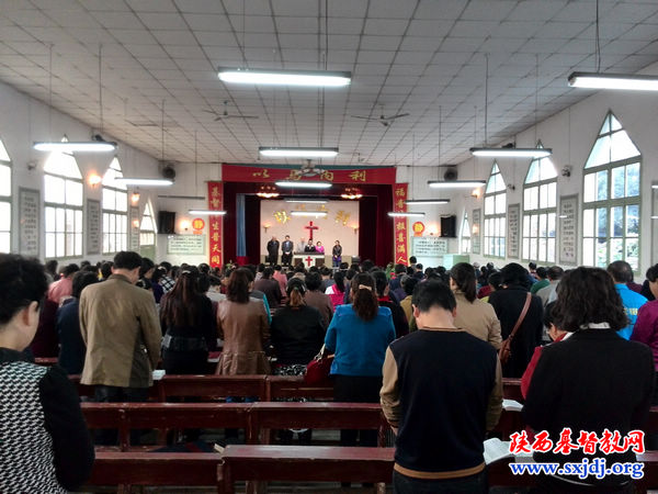 挪威教会友人韦福乐牧师等访问我省教会 (图3)