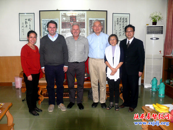 挪威教会友人韦福乐牧师等访问我省教会 (图4)