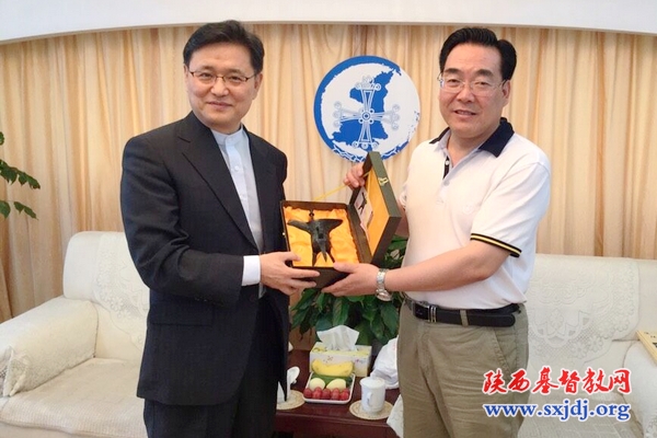 王俊牧师接待韩国首尔上道中央教会朴逢洙牧师