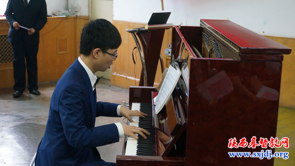 圣经学校举办钢琴汇报演出音乐会和圣经知识竞赛