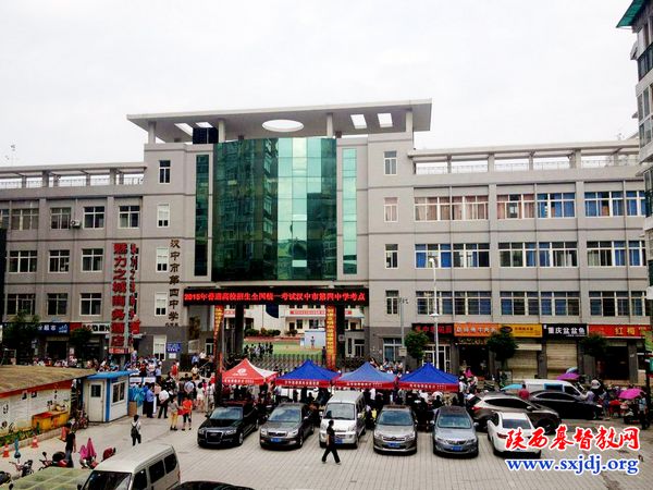 致力公益传递真爱 服务社会荣神益人(图1)