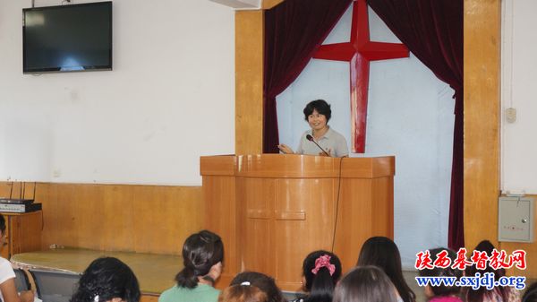 陕西圣经学校2015年秋学期开学培灵会(图2)