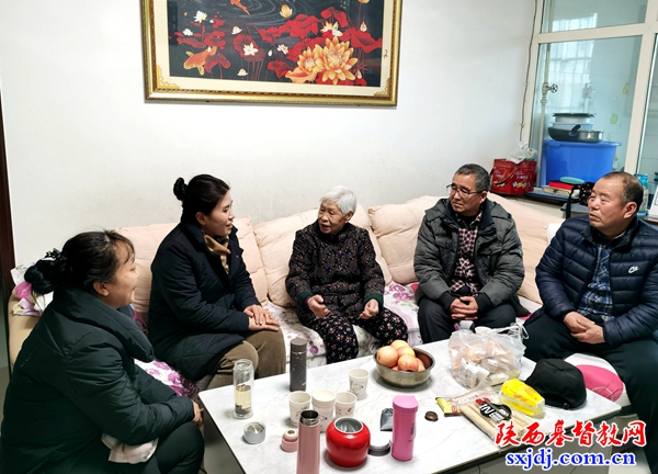 澄城县基督教两会组织年终探访活动