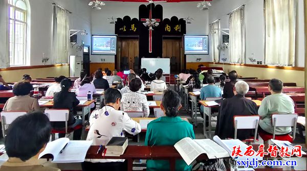 21-1铜川十九期义工培训班.jpg