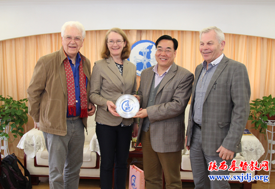 挪威信义会友人尤约翰牧师一行访问省基督教教会