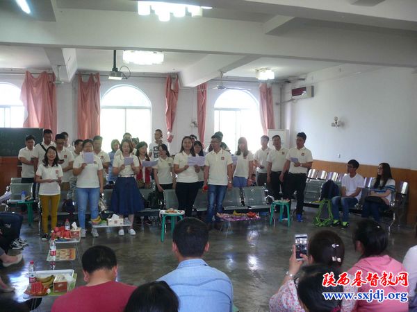 广东协和神学院毕业班学生到访圣经学校(图2)