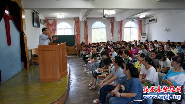陕西圣经学校举行2016年秋季学期开学培灵会