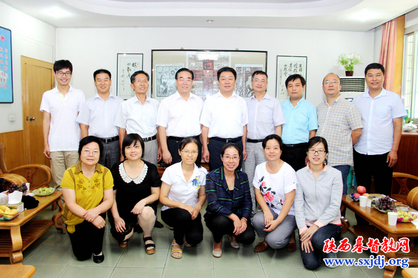 省宗教局杨义民副局长到圣经学校慰问教师(图3)