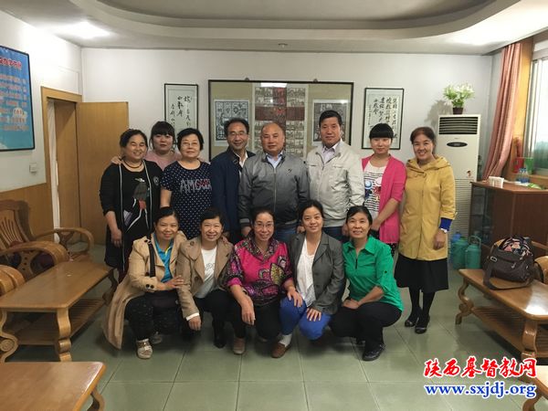 走访母校,奉献爱心