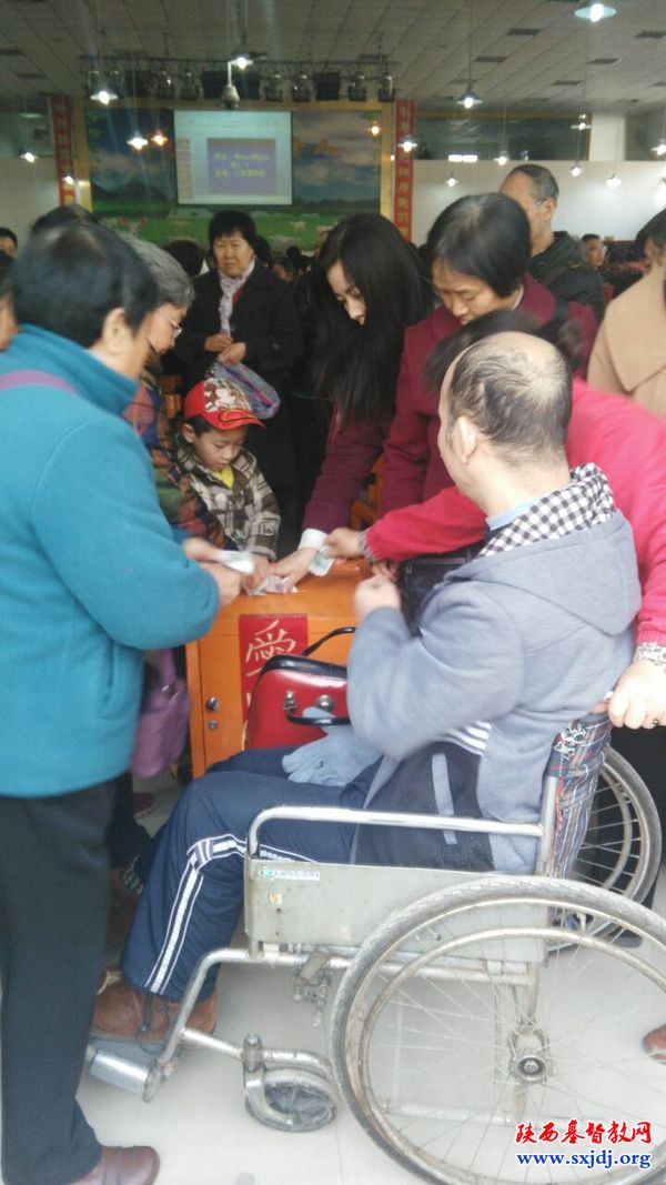 彰显基督的爱(图2)