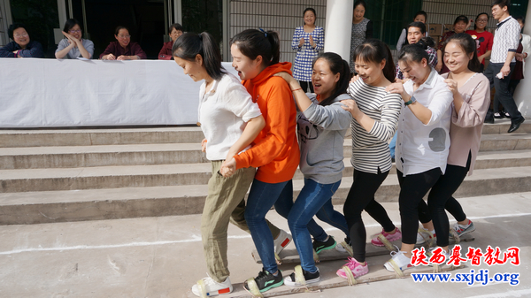 陕西圣经学校举行春季运动会开幕式(图4)
