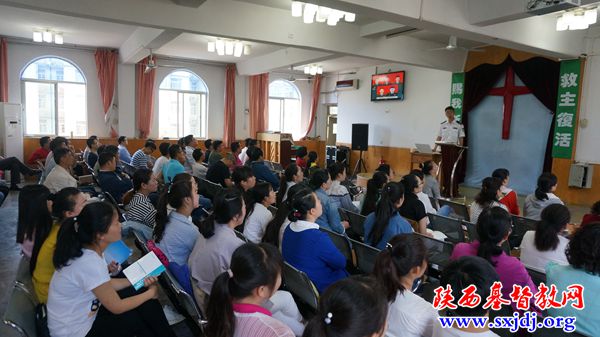 圣经学校举办消防知识讲座(图2)