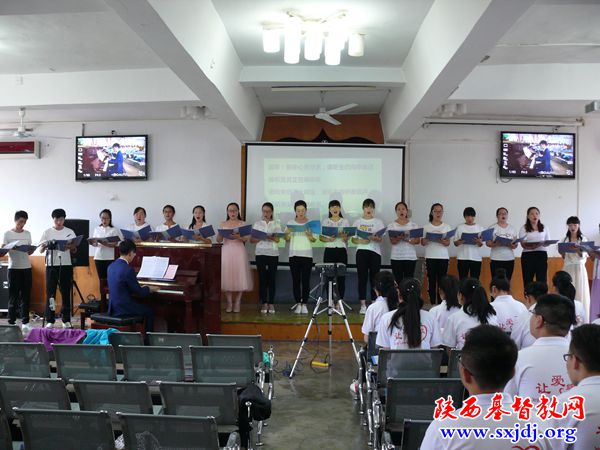 陕西圣经学校举行2017年钢琴赞美音乐会(图1)
