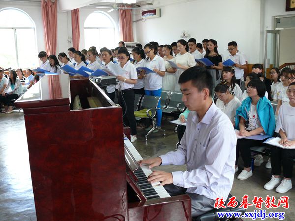 陕西圣经学校举行2017年钢琴赞美音乐会(图4)