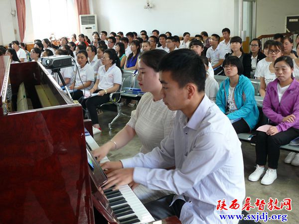 陕西圣经学校举行2017年钢琴赞美音乐会(图5)